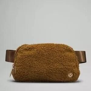 Lululemon Everywhere Belt Bag Fanny Pack Sherpa Burnt Caramel Brown